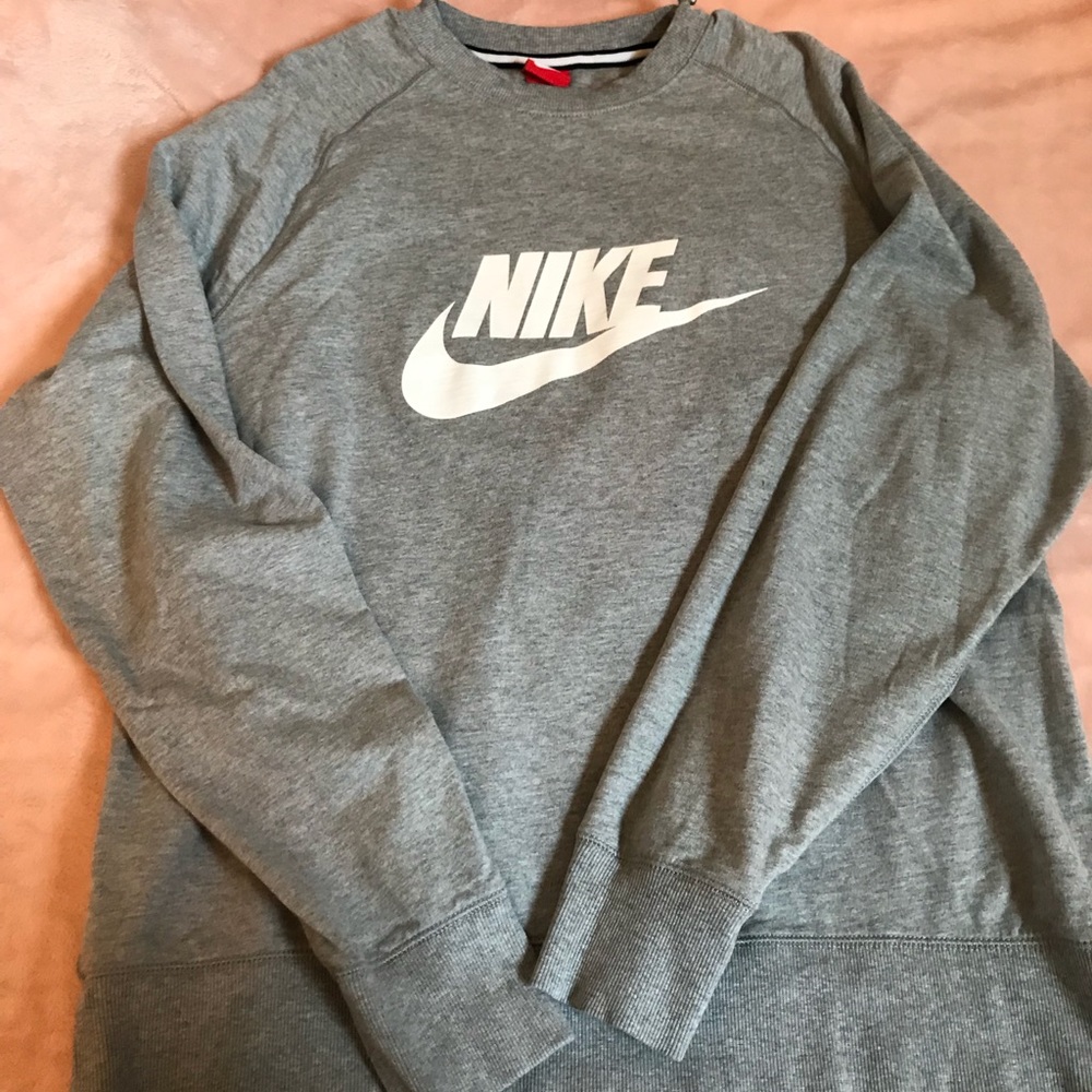 Men’s crew neck sweatshirt